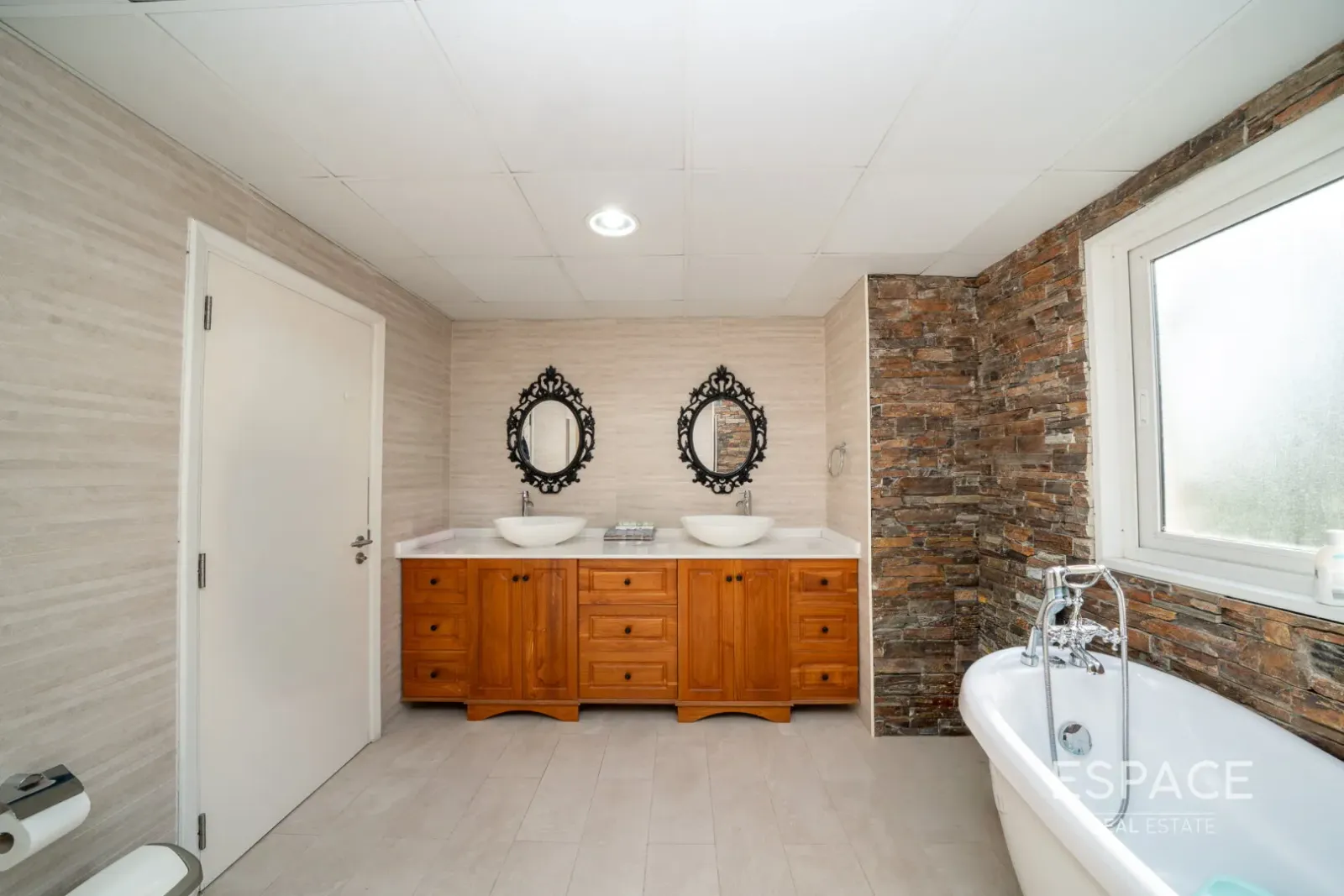 PropertiesGalleryCamera