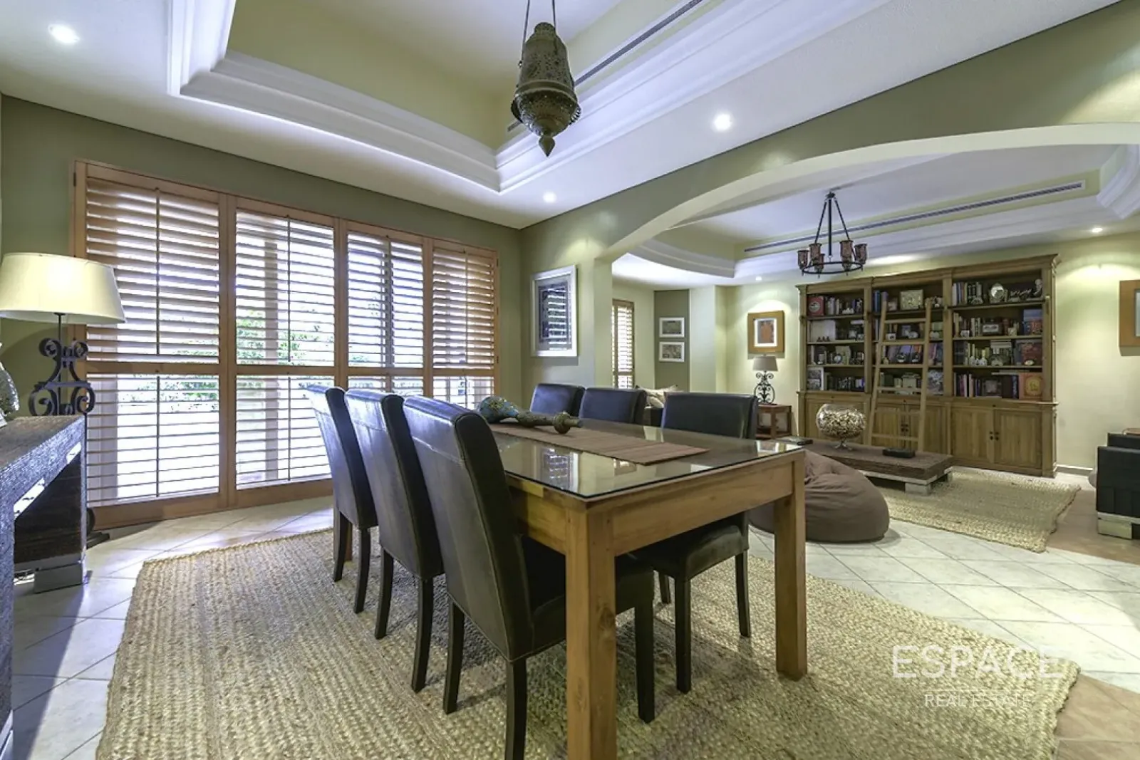 PropertiesGalleryCamera