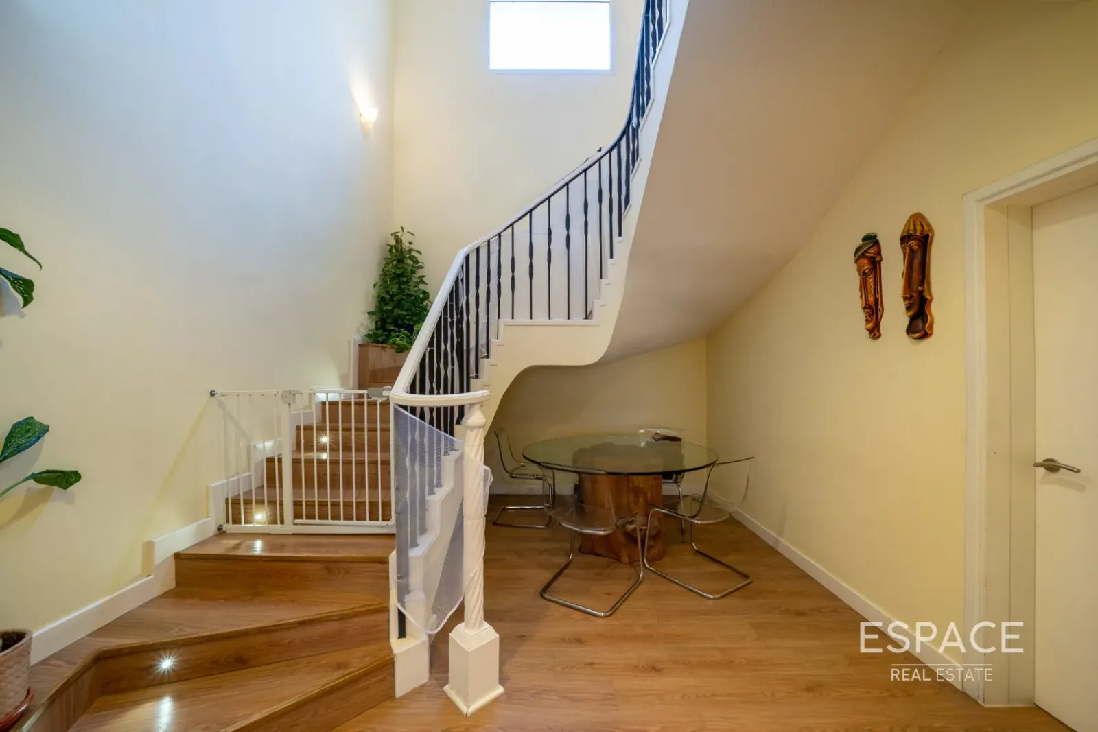 PropertiesGalleryCamera