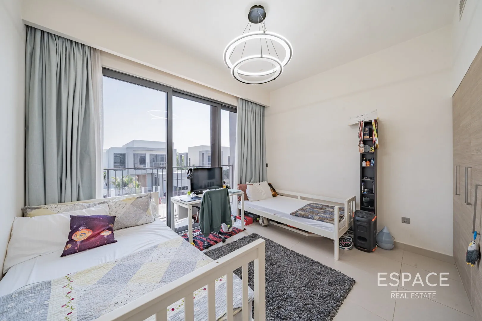 PropertiesGalleryCamera