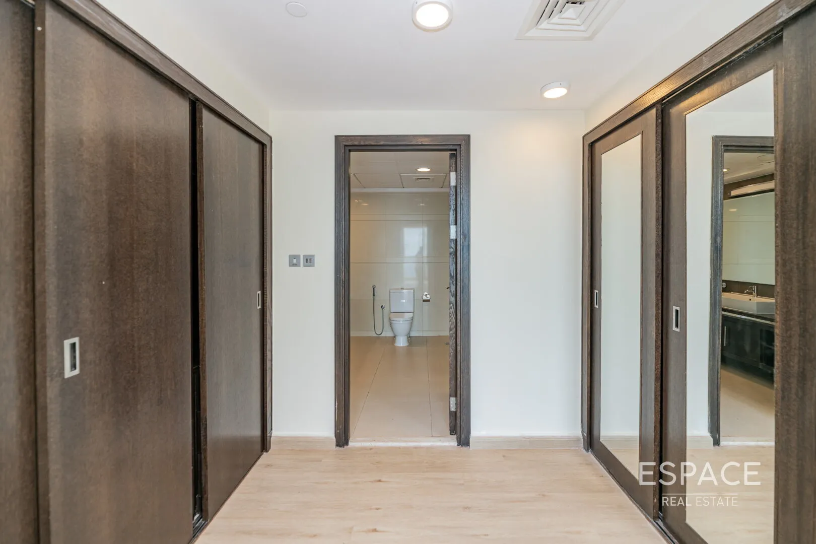 single static gallery