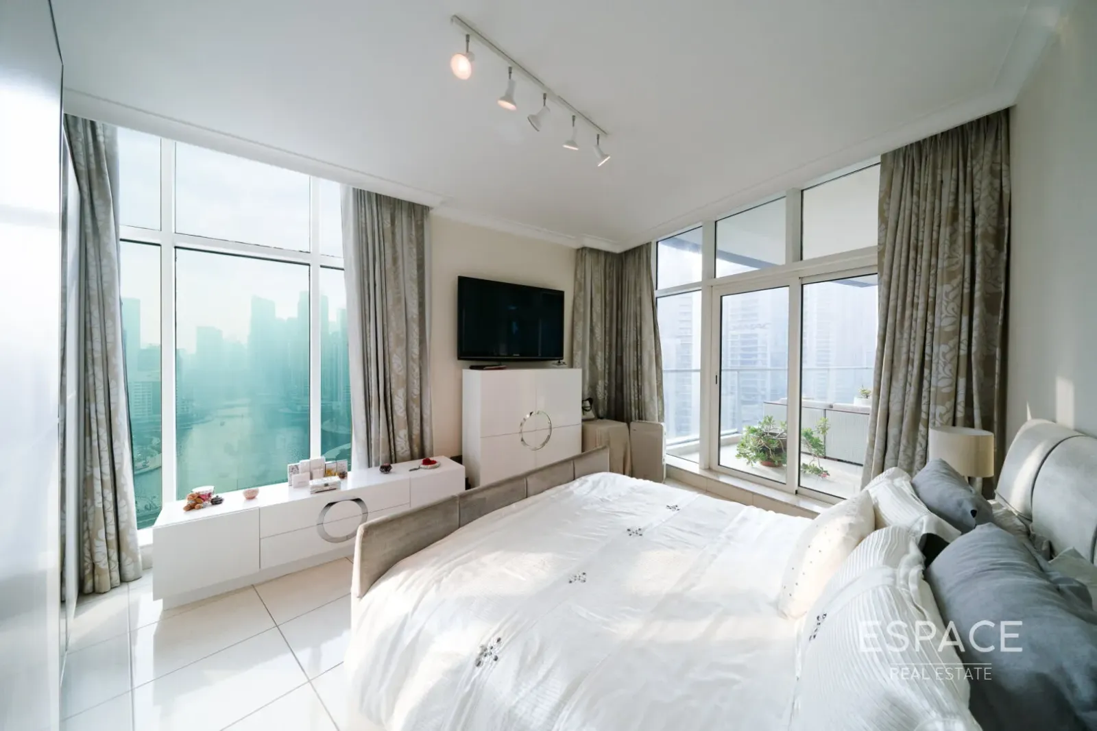 PropertiesGalleryCamera