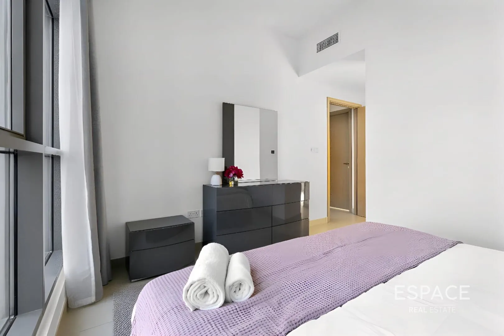 single static gallery