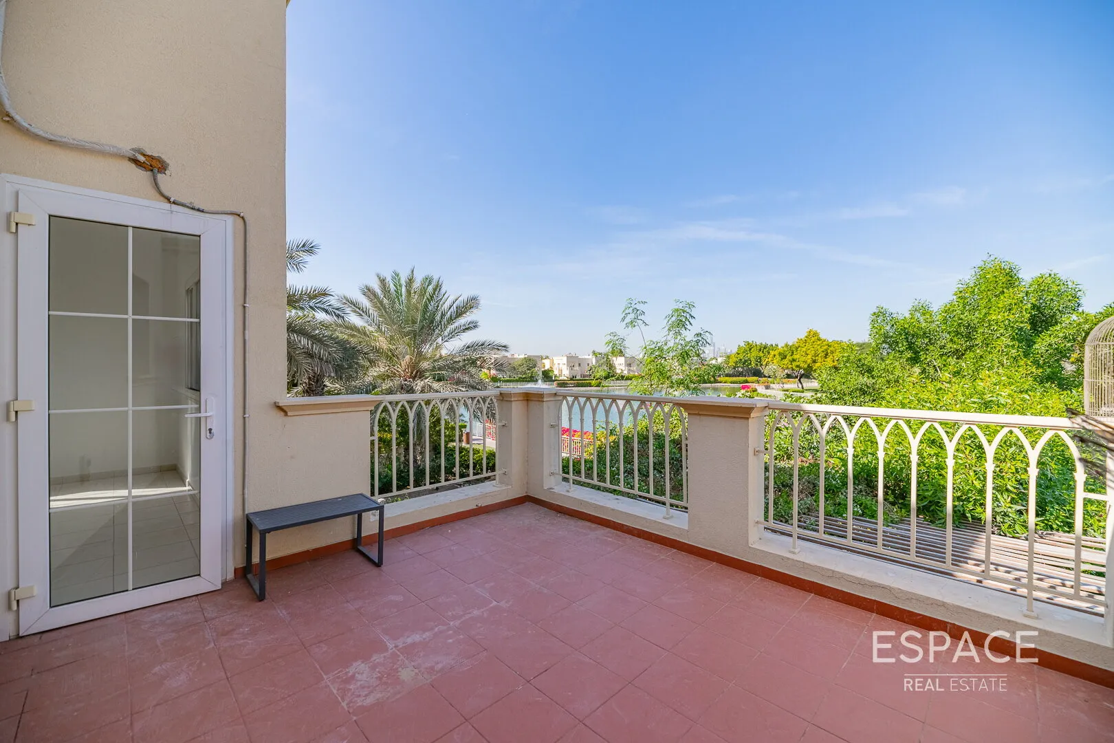 PropertiesGalleryCamera