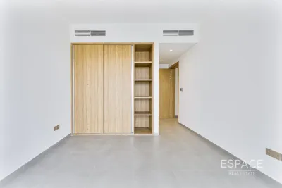 Jebel Ali Village Villas, Jebel Ali, Dubai - Espace