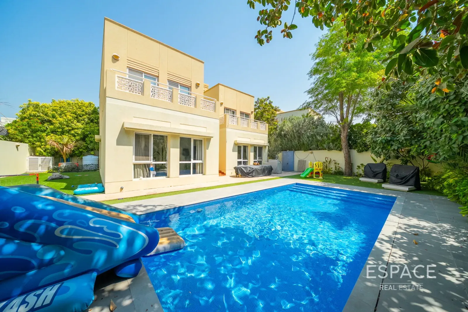 PropertiesGalleryCamera