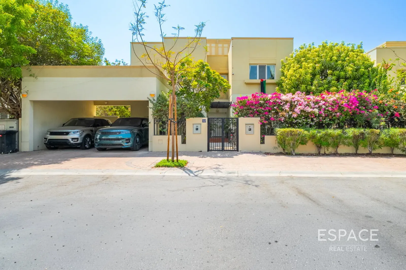 PropertiesGalleryCamera