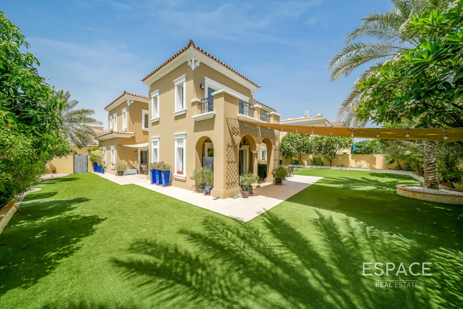 PropertiesGalleryCamera