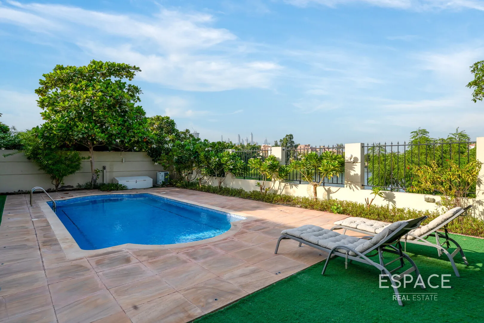 PropertiesGalleryCamera