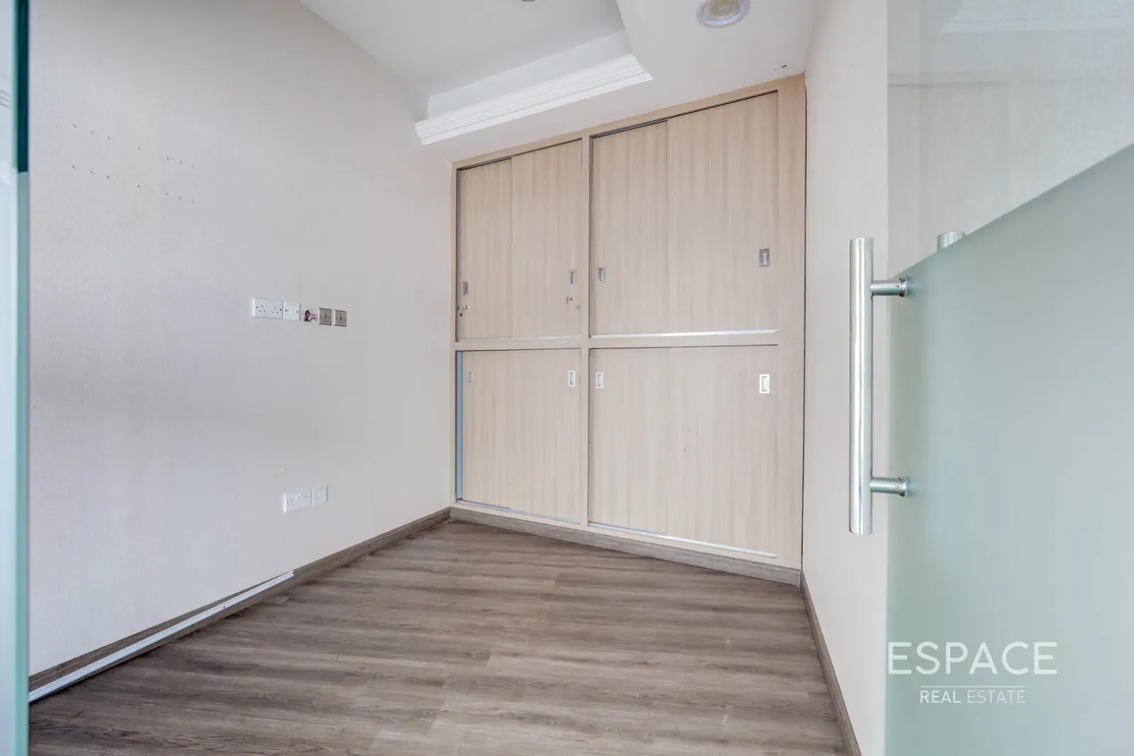 PropertiesGalleryCamera