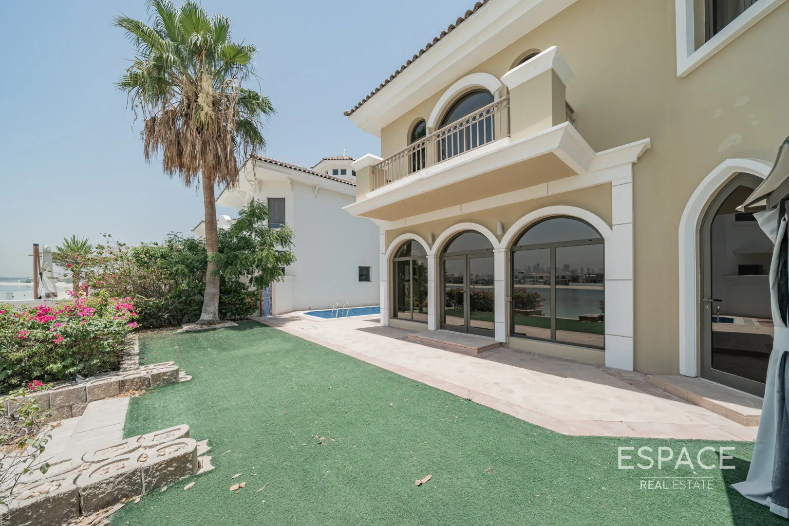 PropertiesGalleryCamera