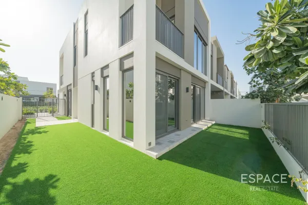 Aura Gardens, Tilal Al Ghaf, Dubai - Espace