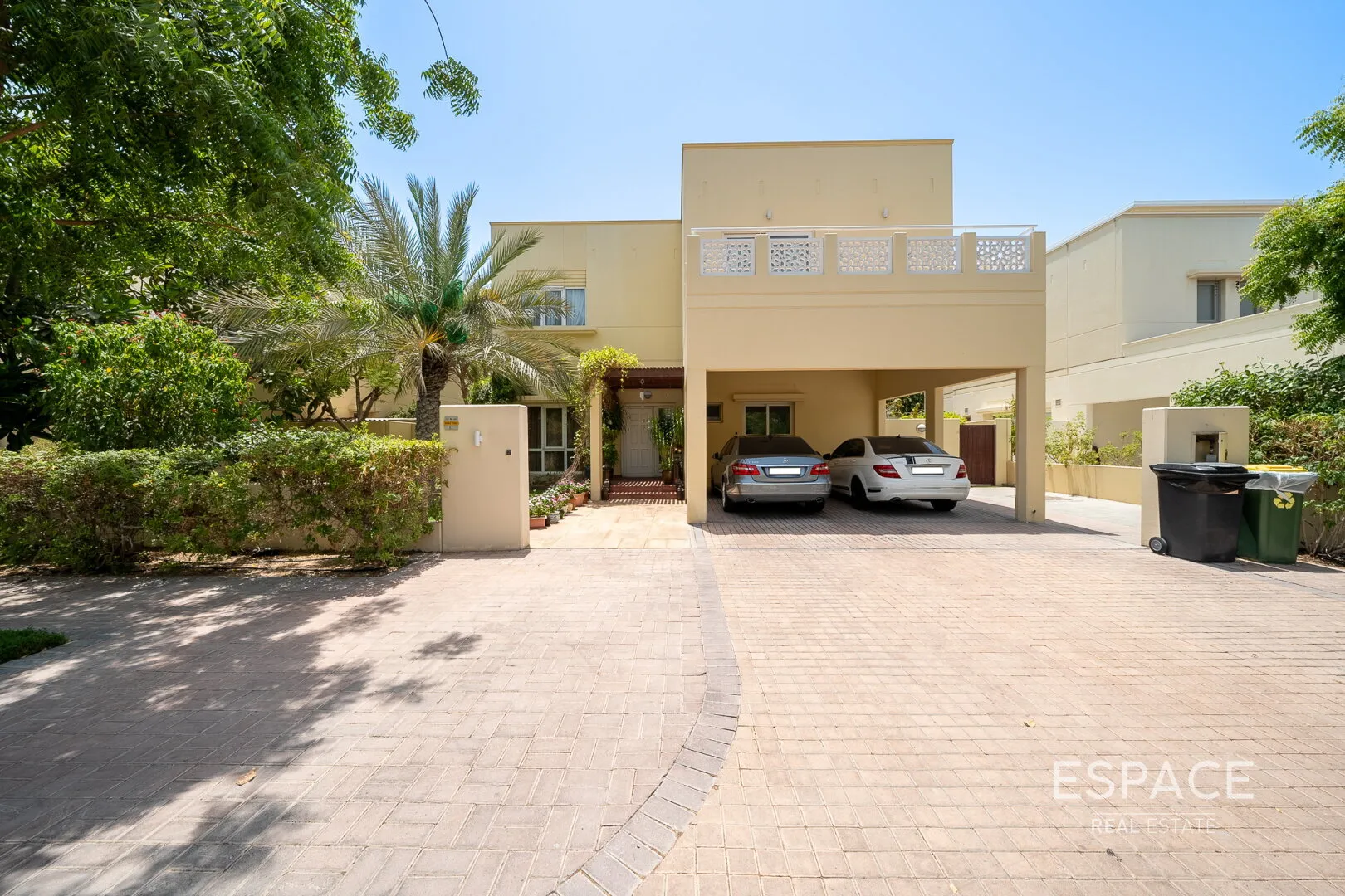 PropertiesGalleryCamera