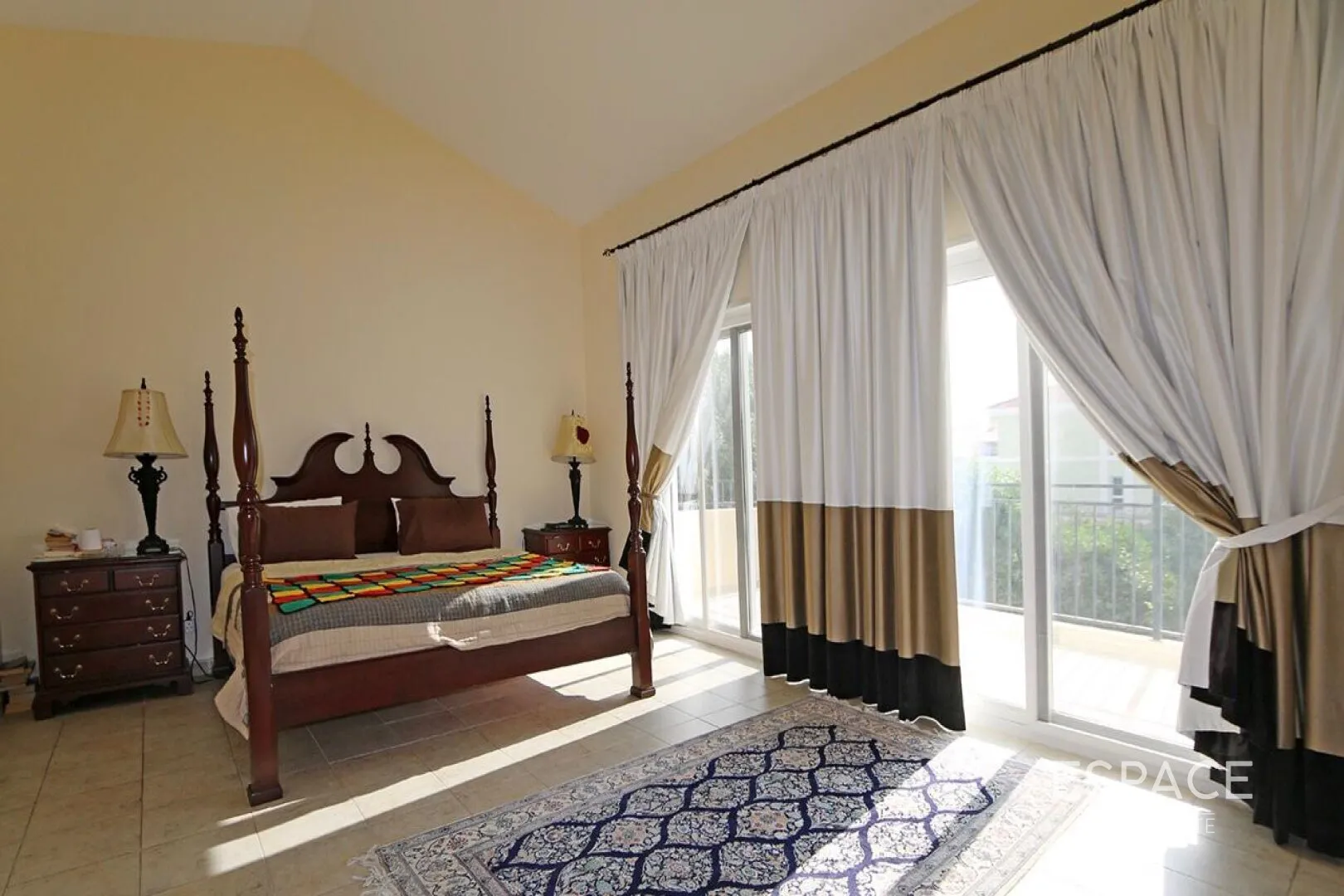 PropertiesGalleryCamera