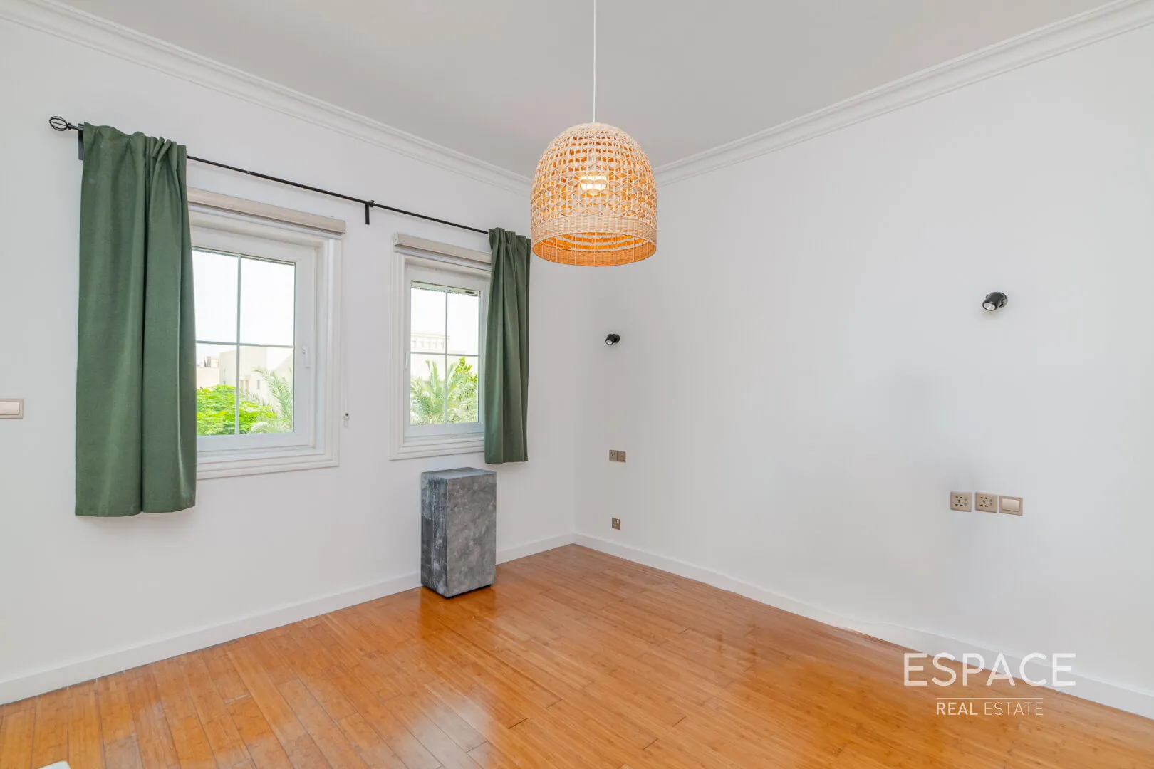 PropertiesGalleryCamera