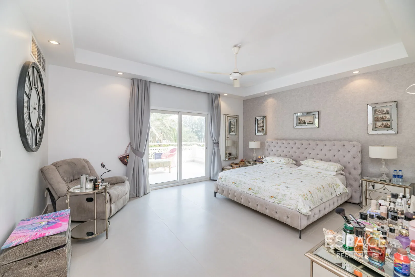 PropertiesGalleryCamera