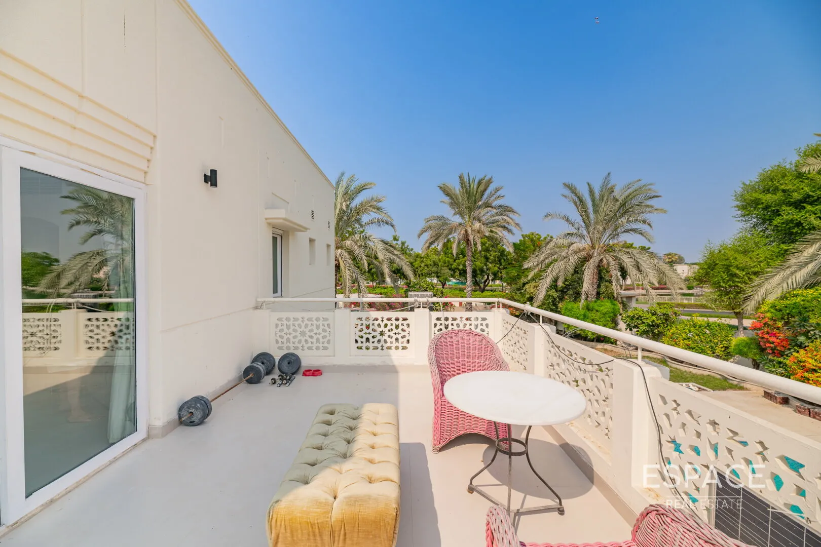 single static gallery