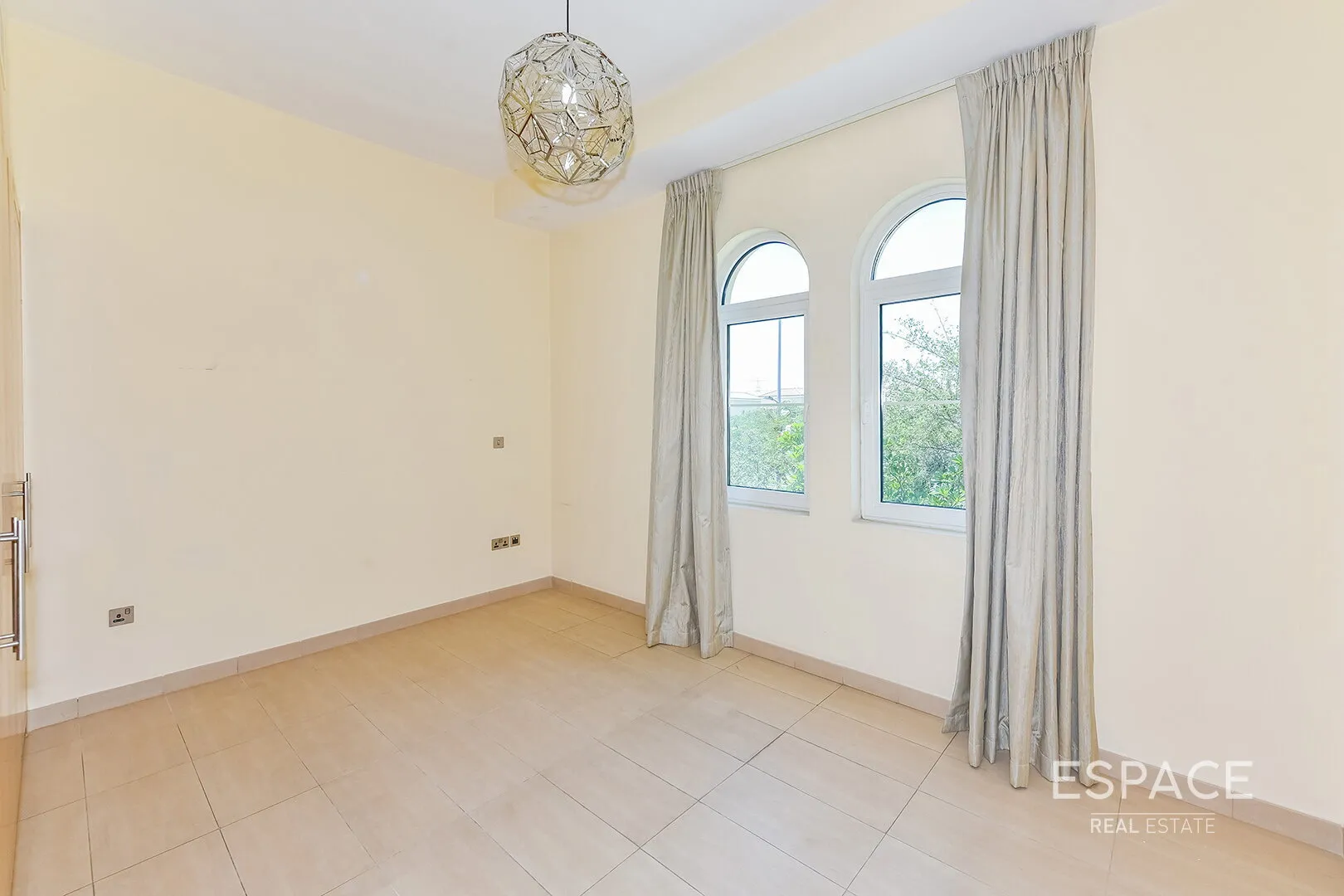 PropertiesGalleryCamera