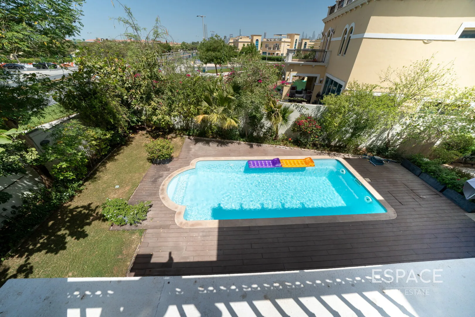 PropertiesGalleryCamera