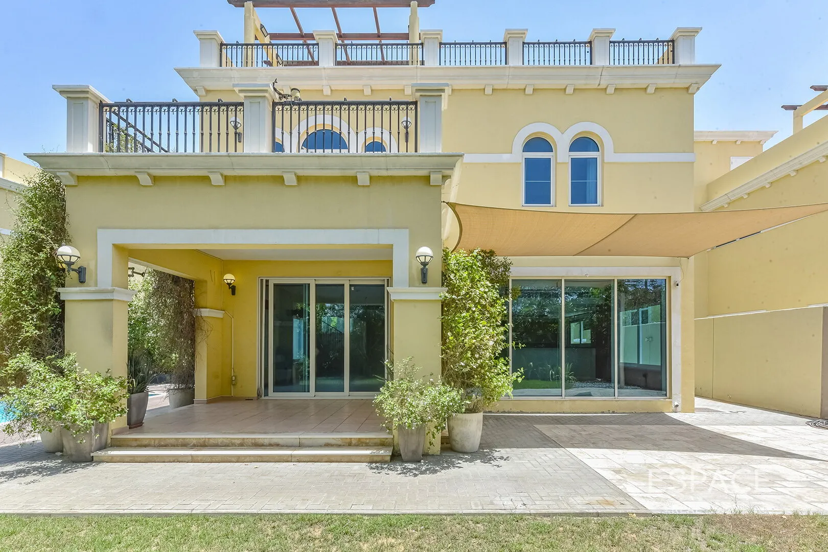 PropertiesGalleryCamera