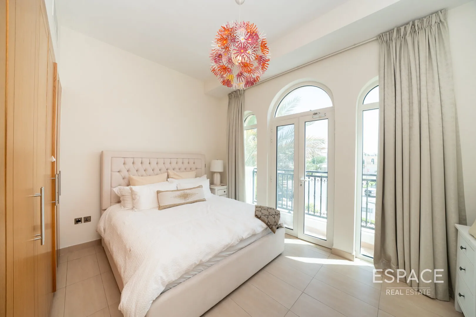 PropertiesGalleryCamera