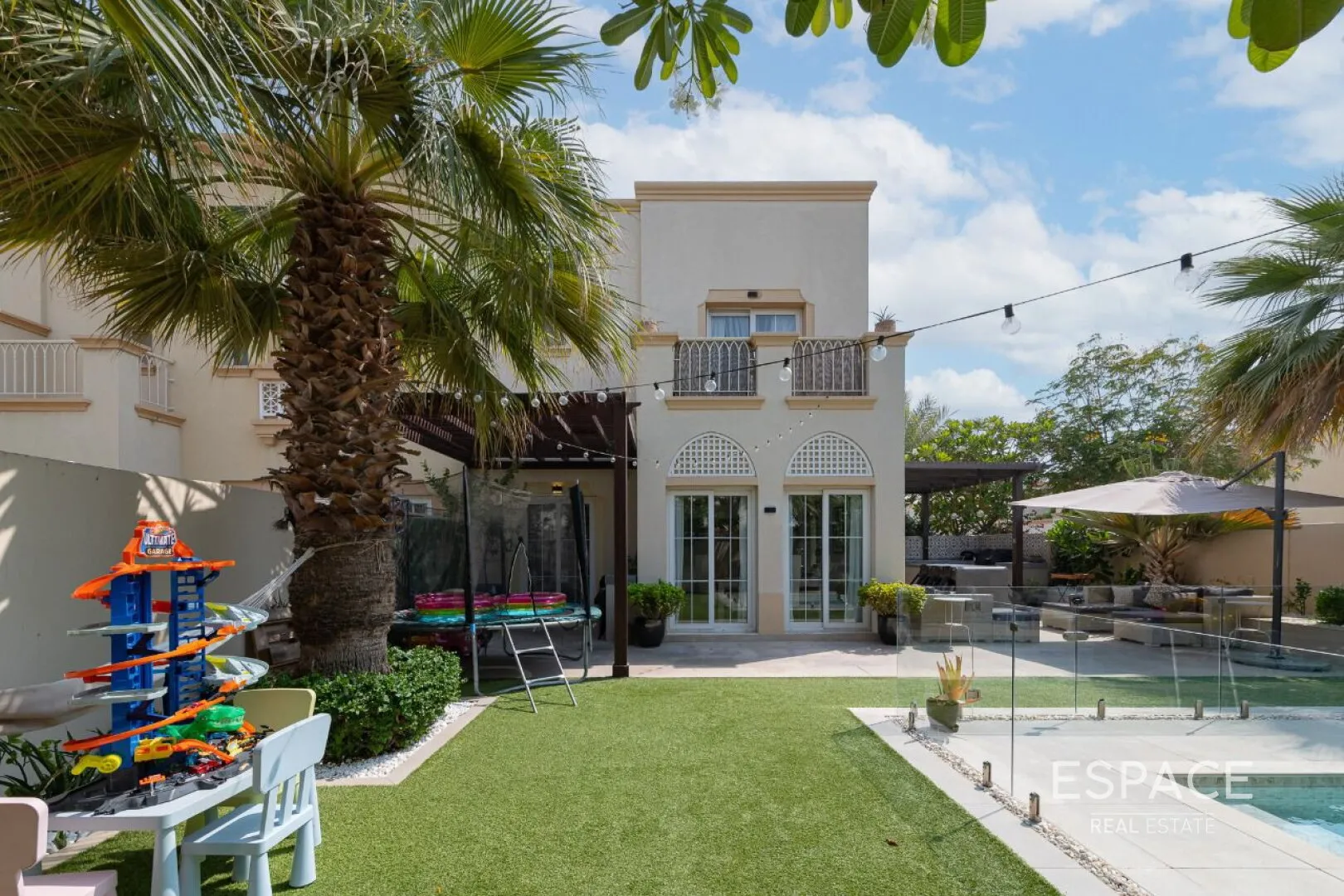 PropertiesGalleryCamera