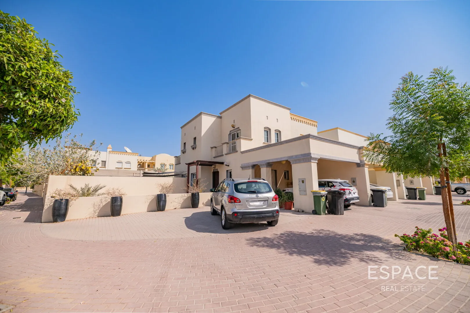 PropertiesGalleryCamera