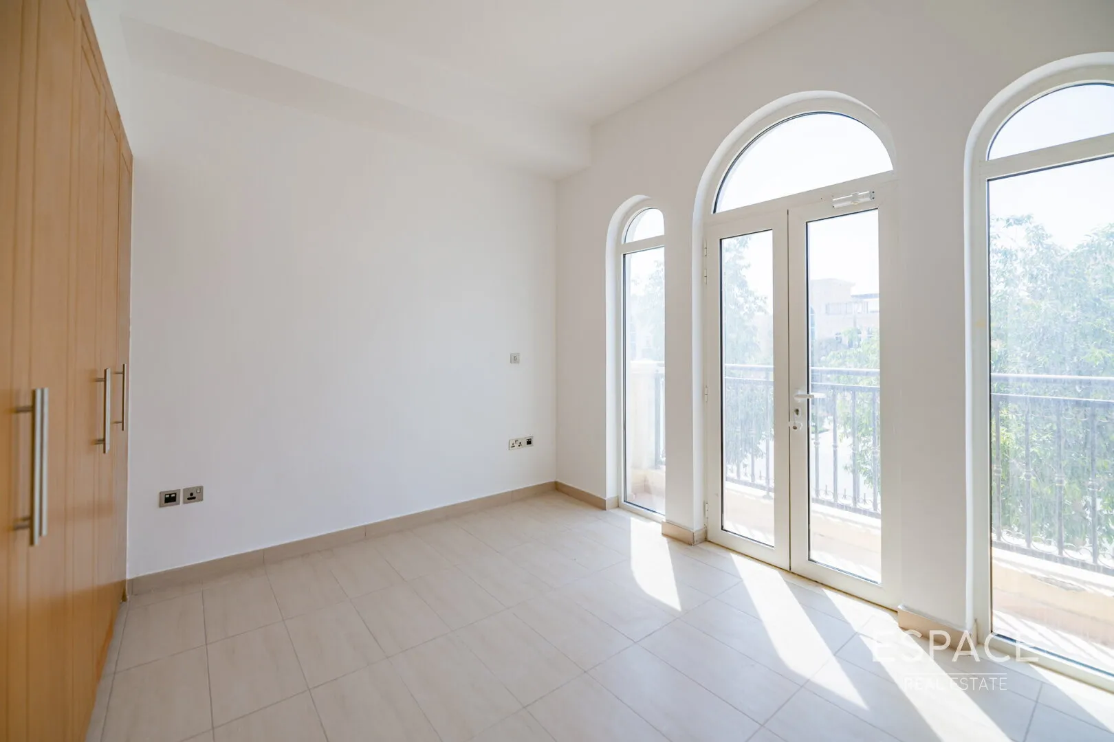 PropertiesGalleryCamera