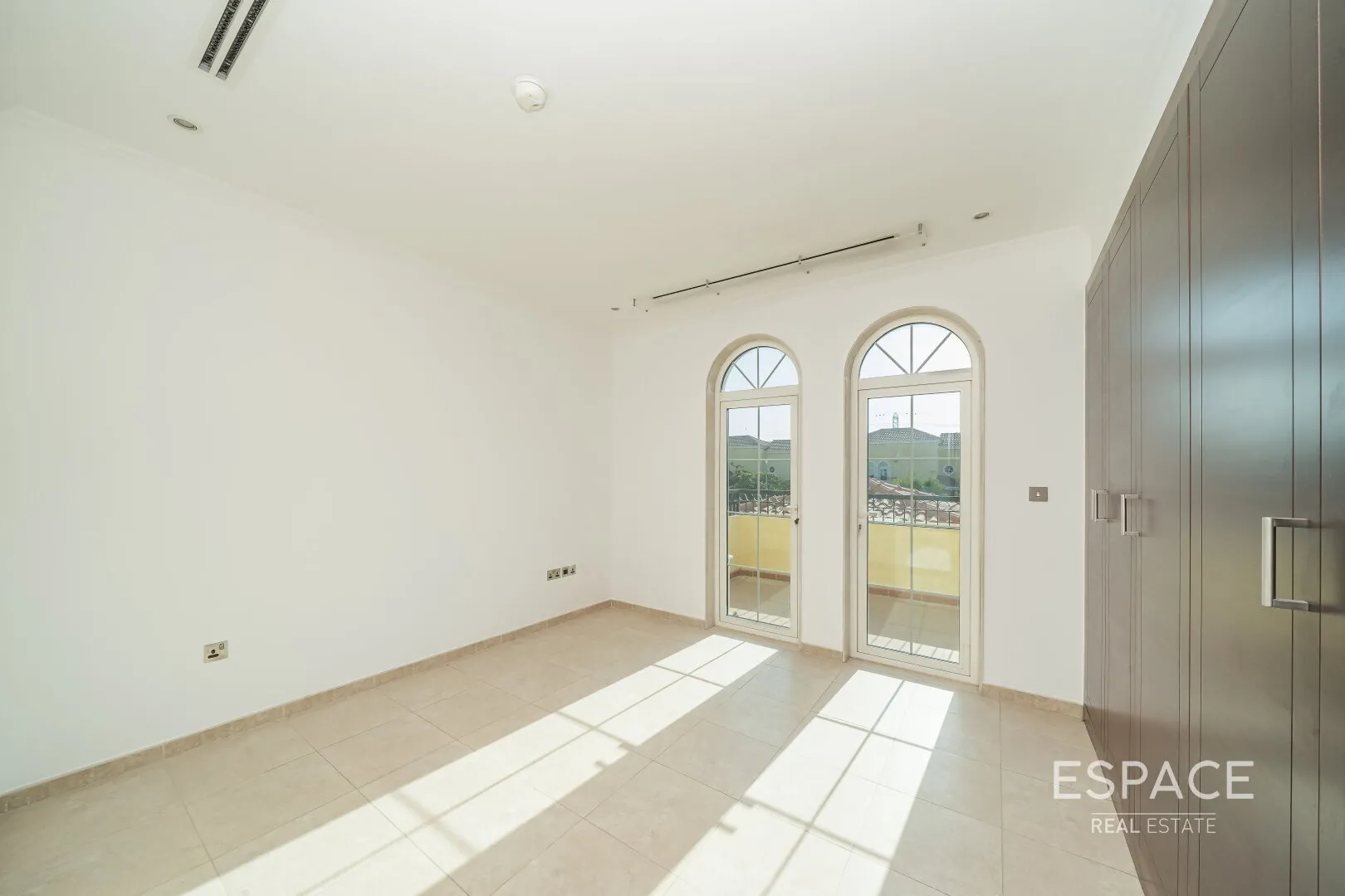 PropertiesGalleryCamera