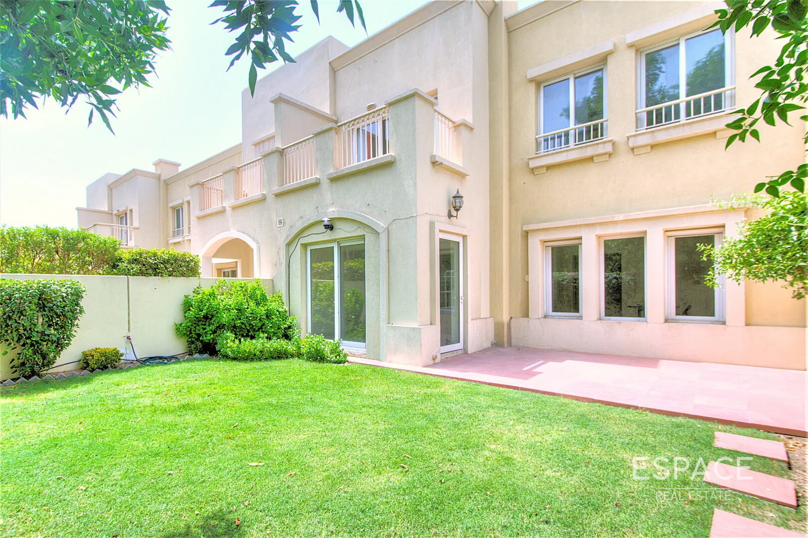 PropertiesGalleryCamera