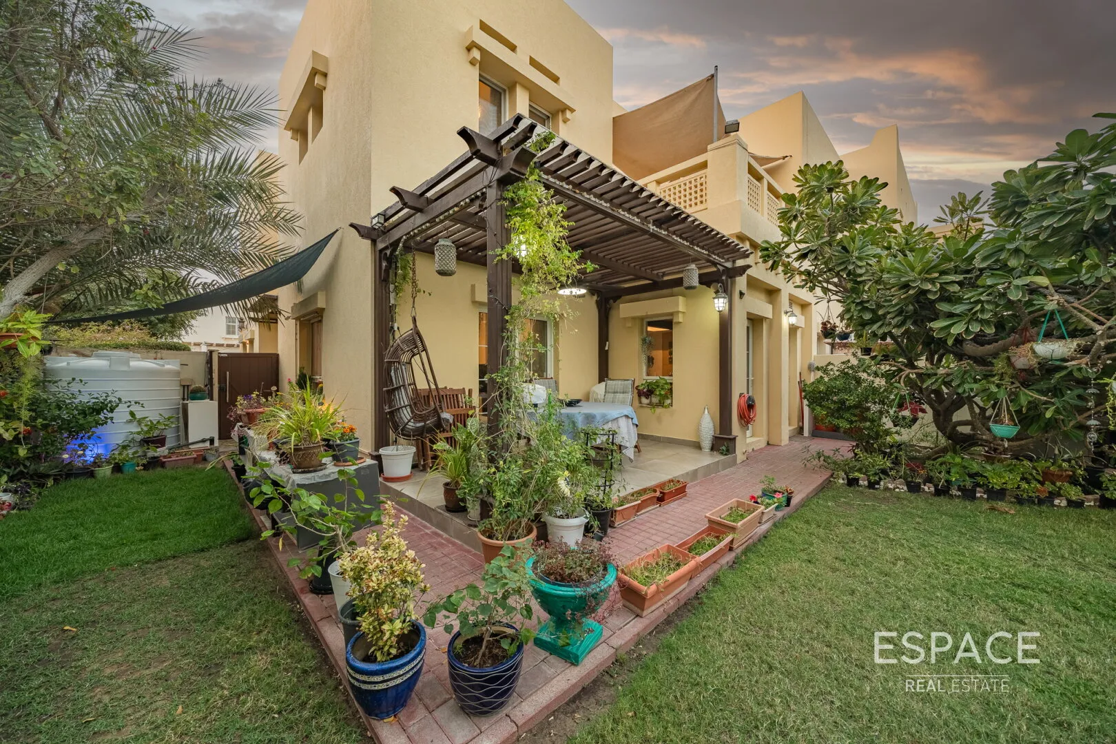 PropertiesGalleryCamera