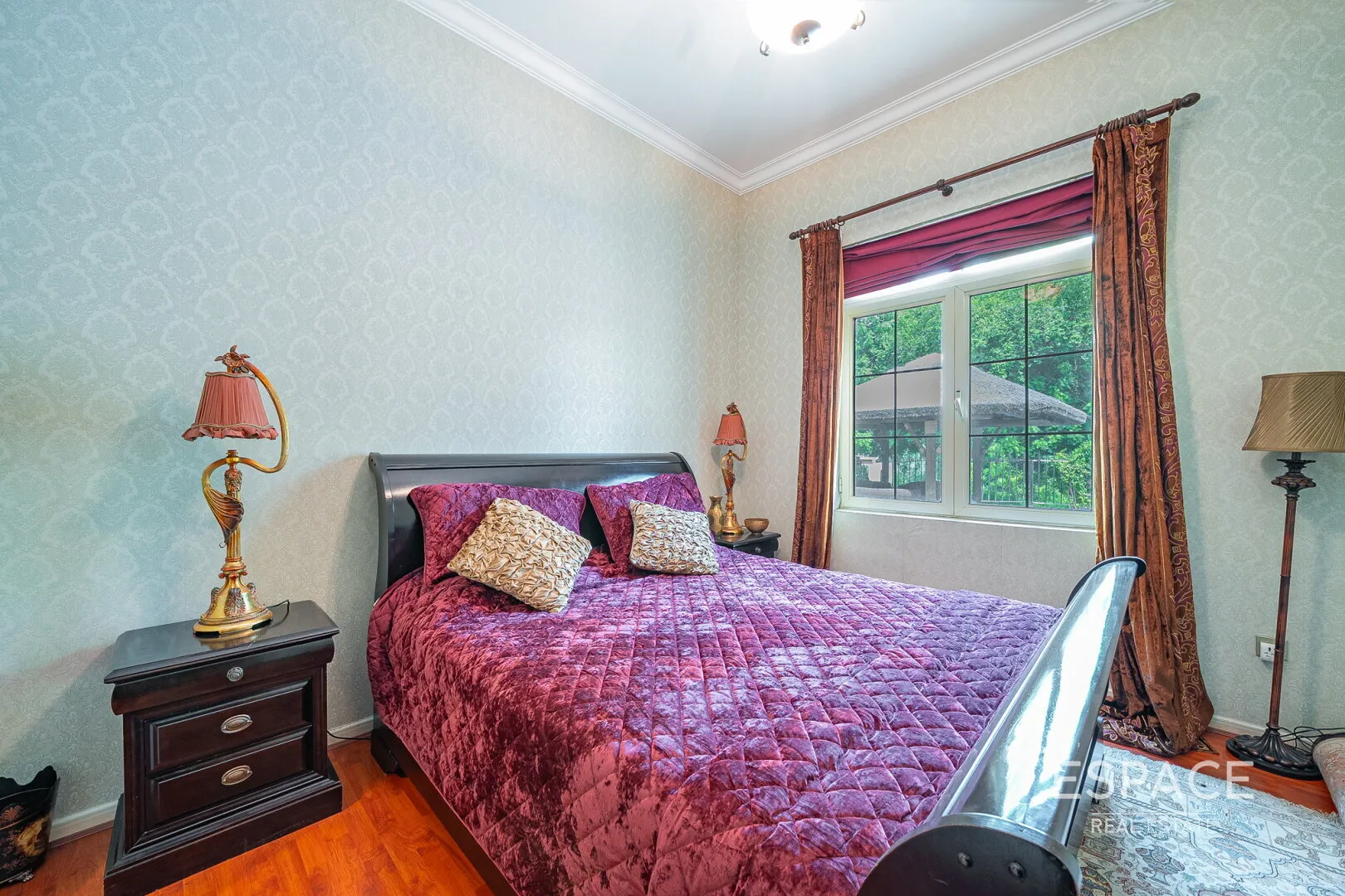 PropertiesGalleryCamera