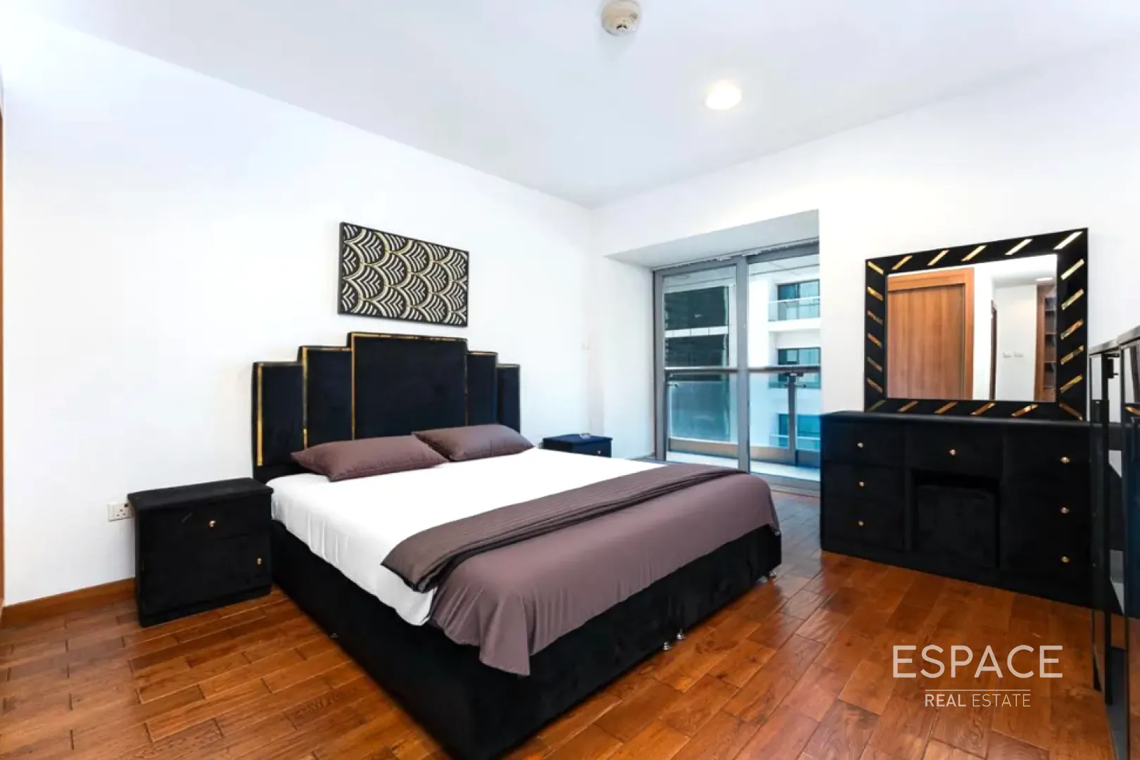 single static gallery