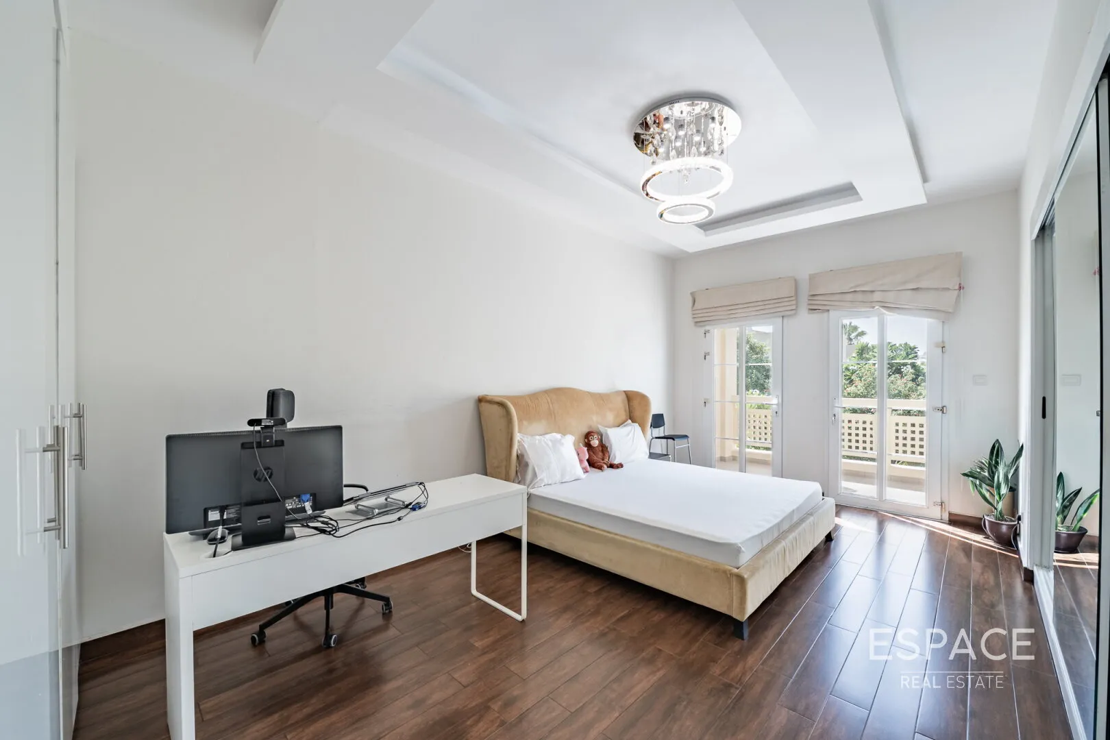 PropertiesGalleryCamera