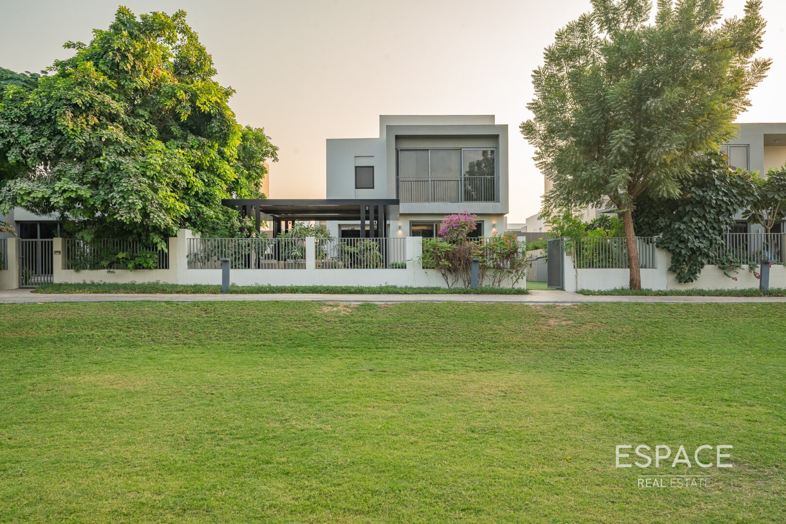 PropertiesGalleryCamera