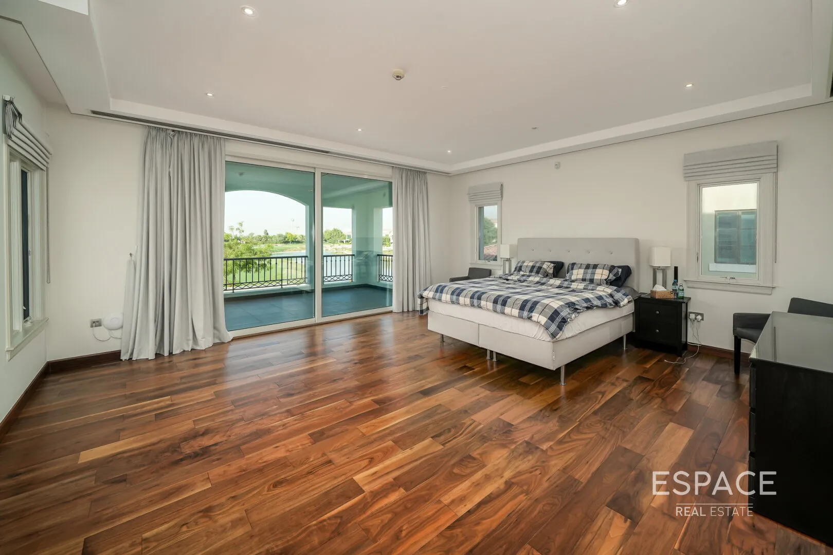 PropertiesGalleryCamera