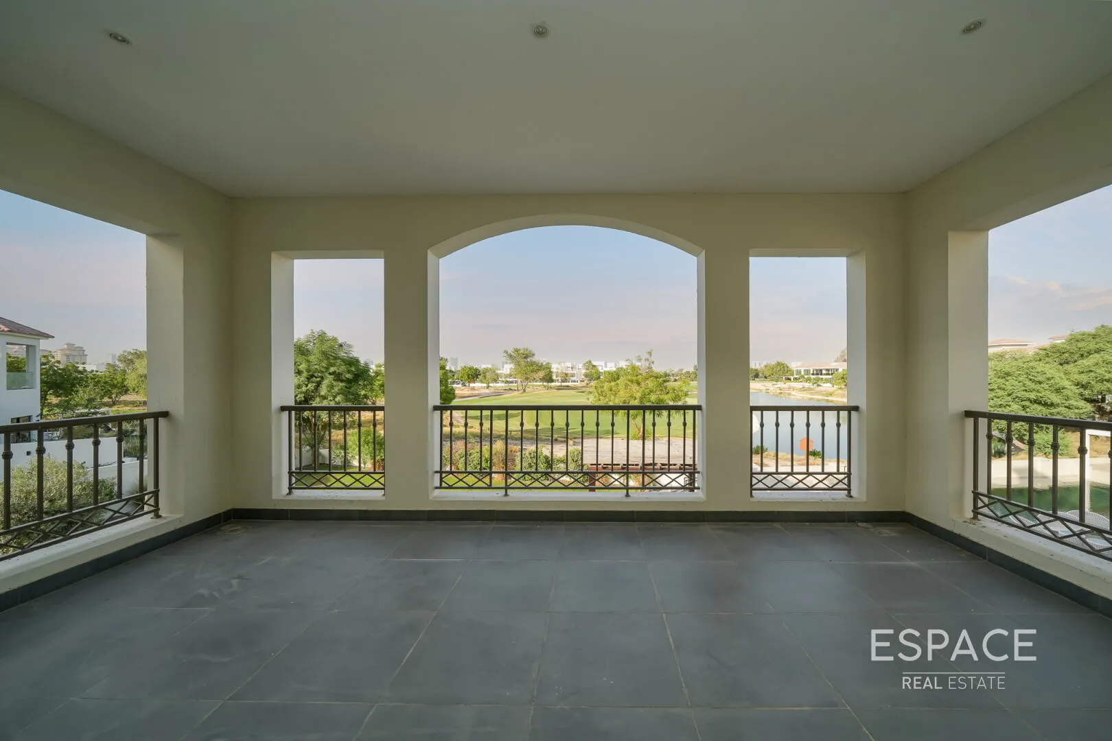 PropertiesGalleryCamera