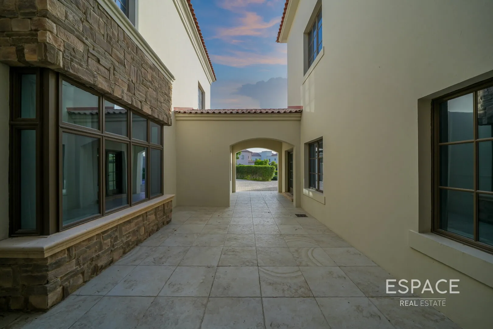 PropertiesGalleryCamera