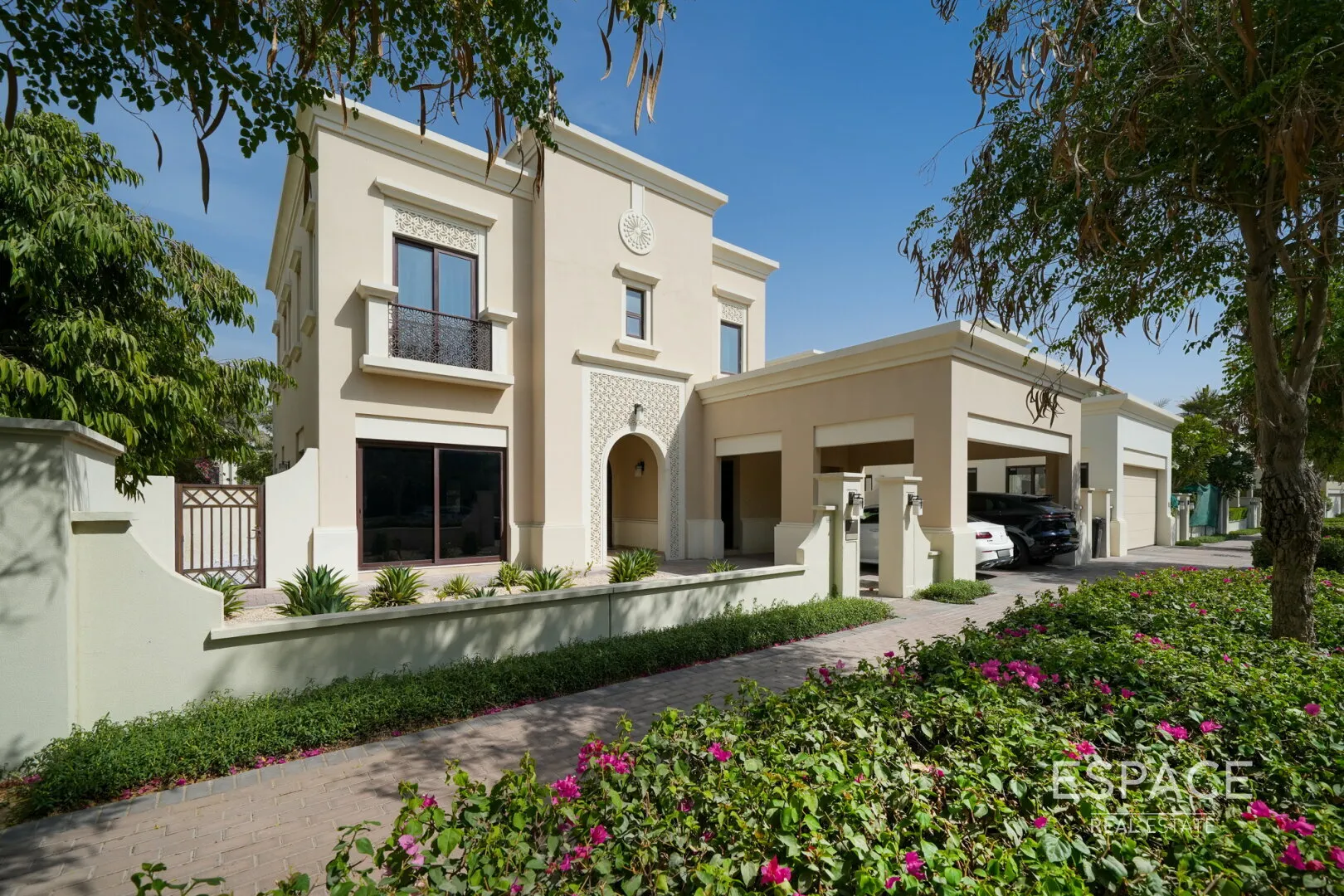 PropertiesGalleryCamera