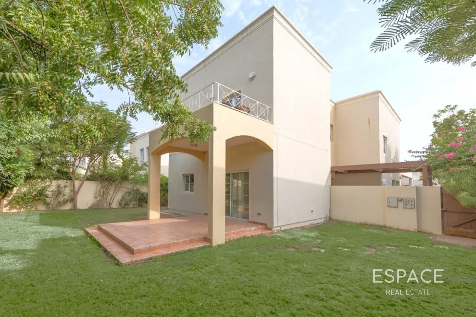 PropertiesGalleryCamera