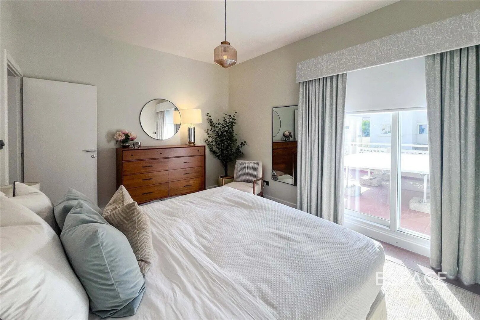 PropertiesGalleryCamera