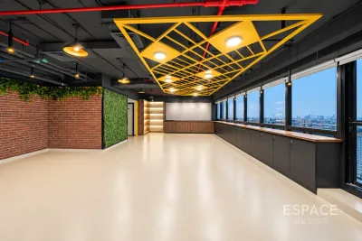 Jumeirah Business Centre 4, Jumeirah Lake Towers, Dubai - Espace