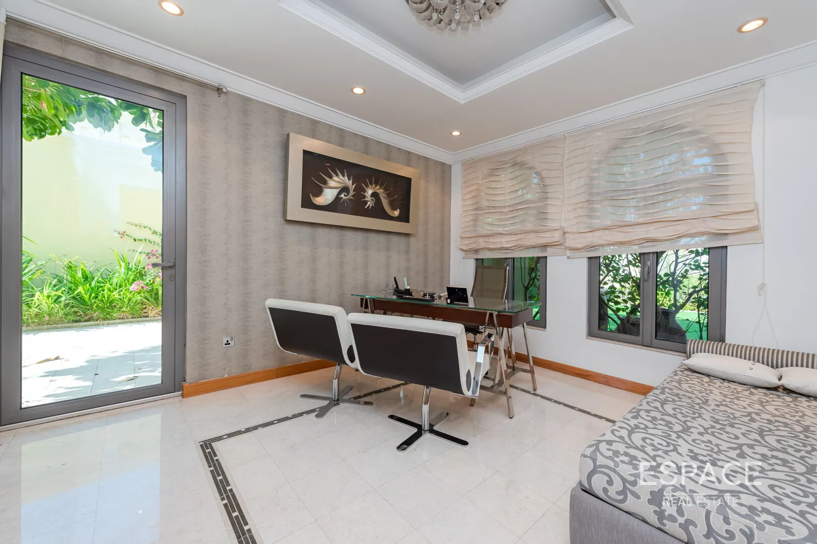 PropertiesGalleryCamera