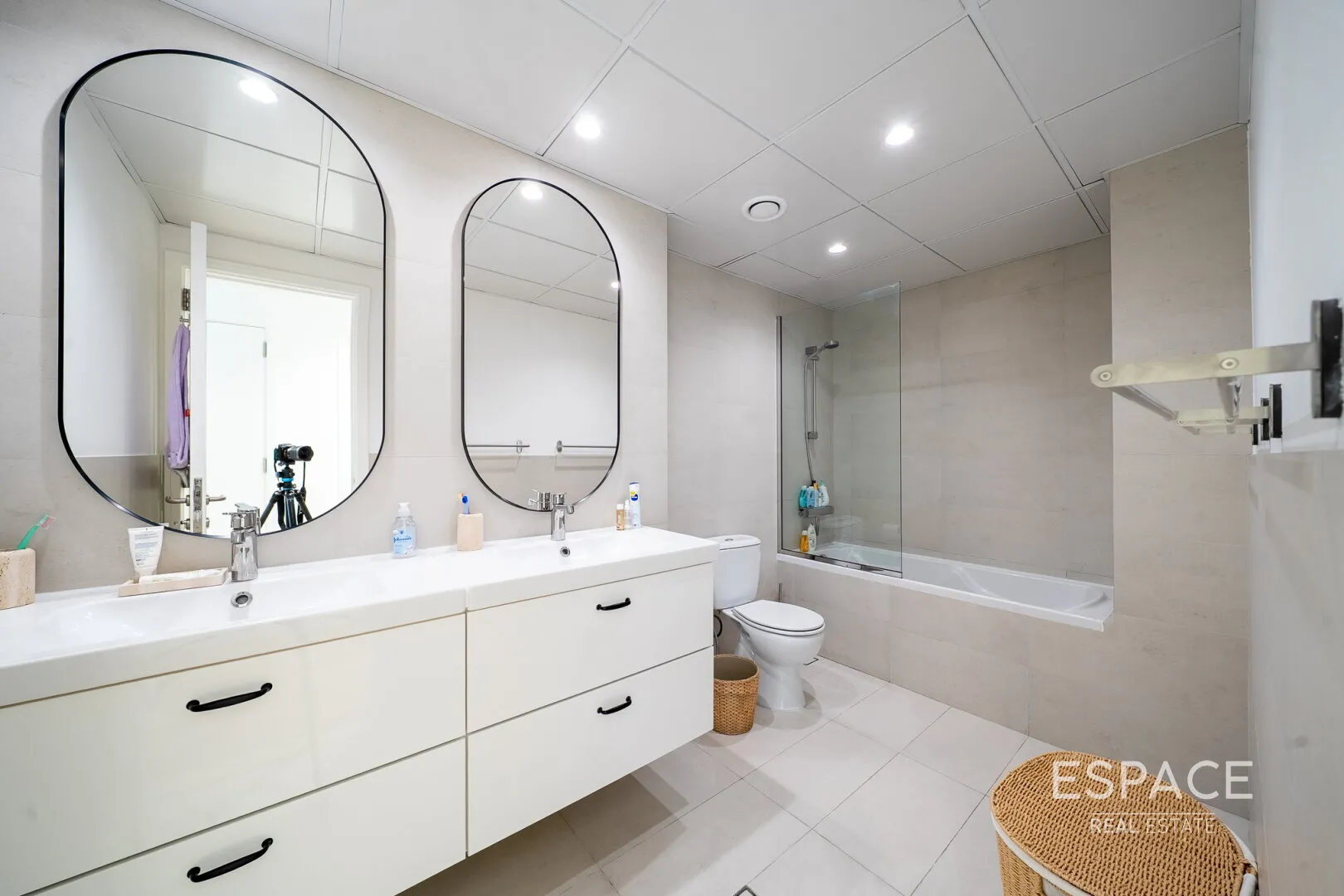 PropertiesGalleryCamera