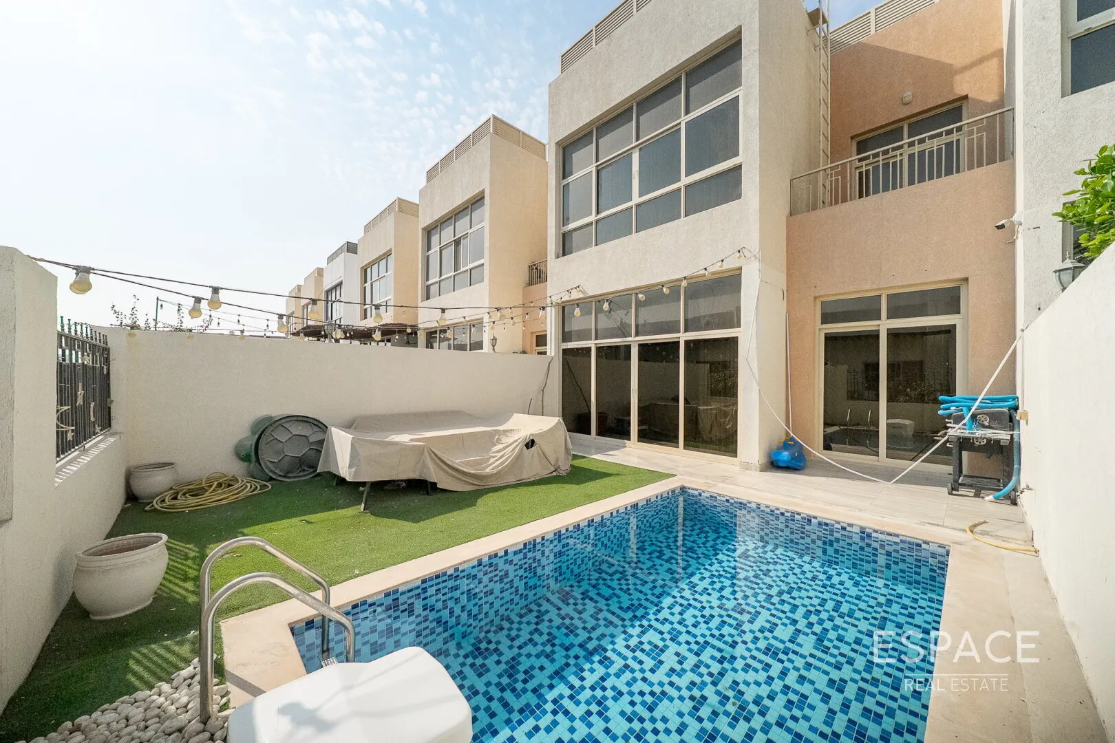 single static gallery