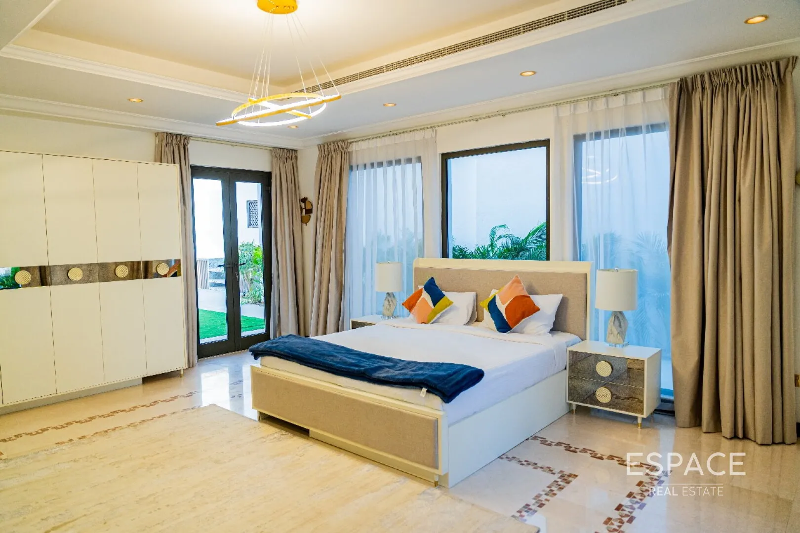 single static gallery