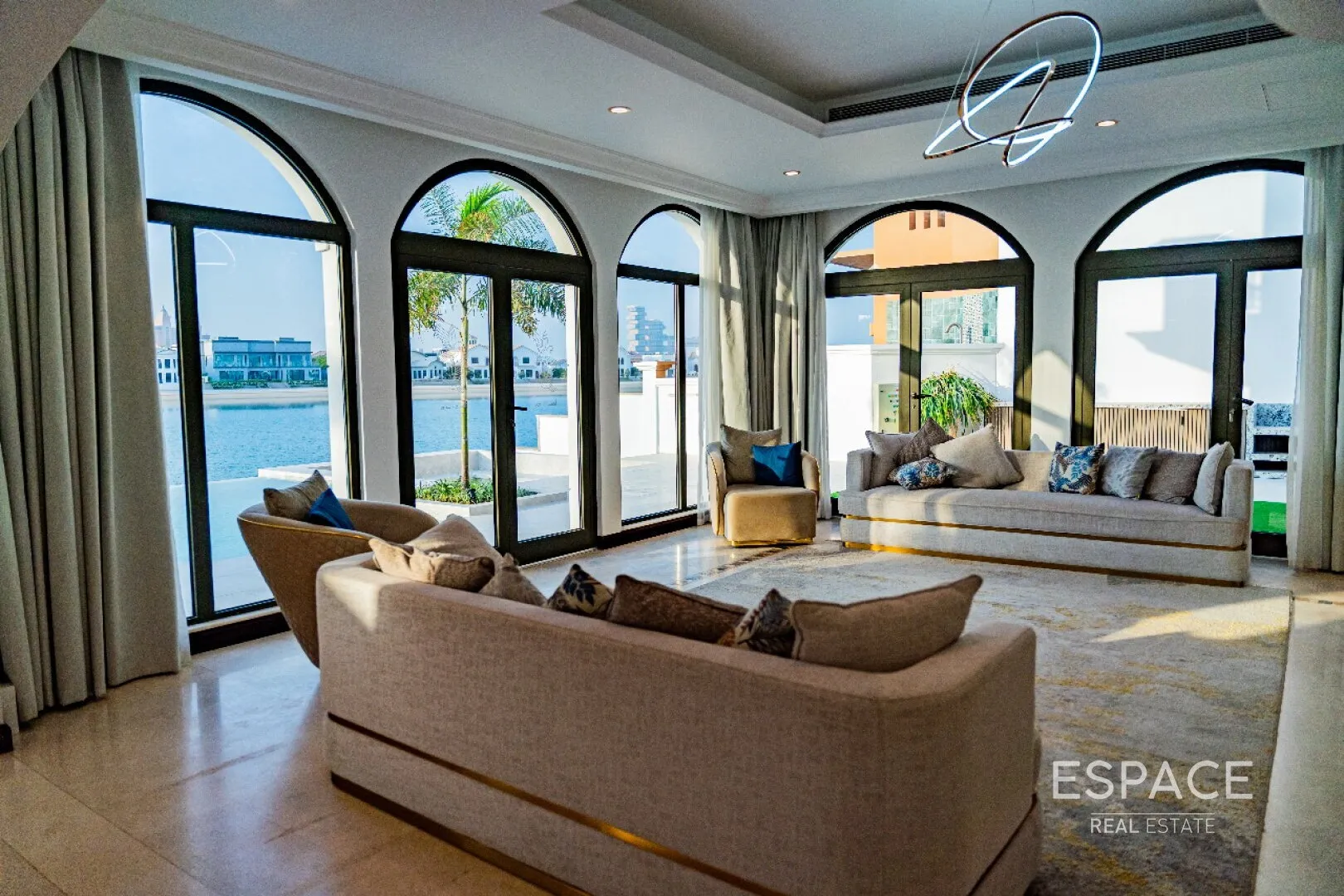 PropertiesGalleryCamera