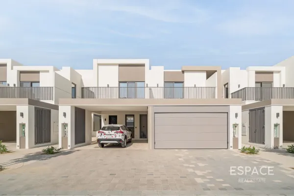 Aura Gardens, Tilal Al Ghaf, Dubai - Espace