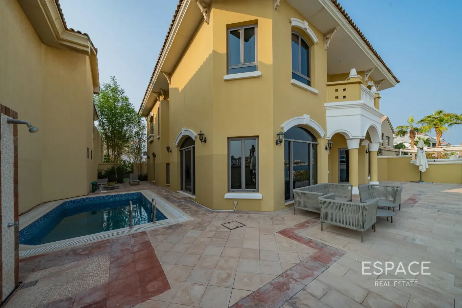 PropertiesGalleryCamera