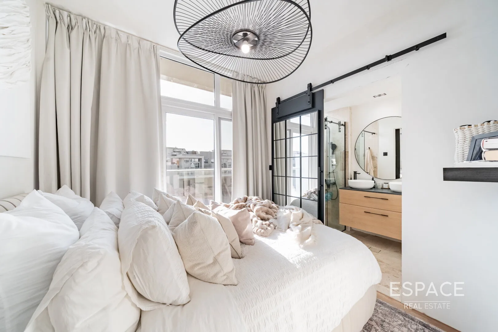 PropertiesGalleryCamera